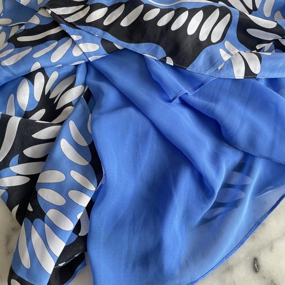 Diane Von Furstenberg Barths Maxi Dress in Riviera Buds Multi Cornflower Print - Picture 10 of 16